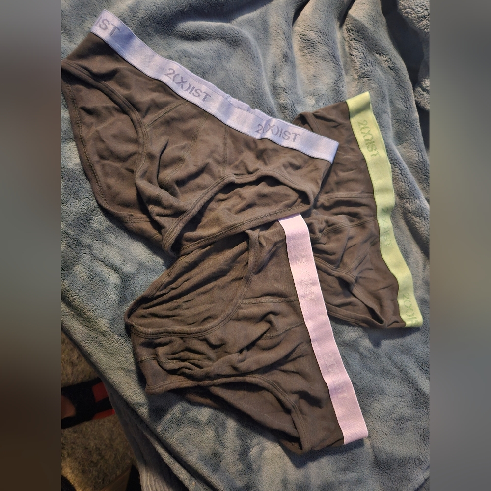 3 pair black 2Xist briefs. Large